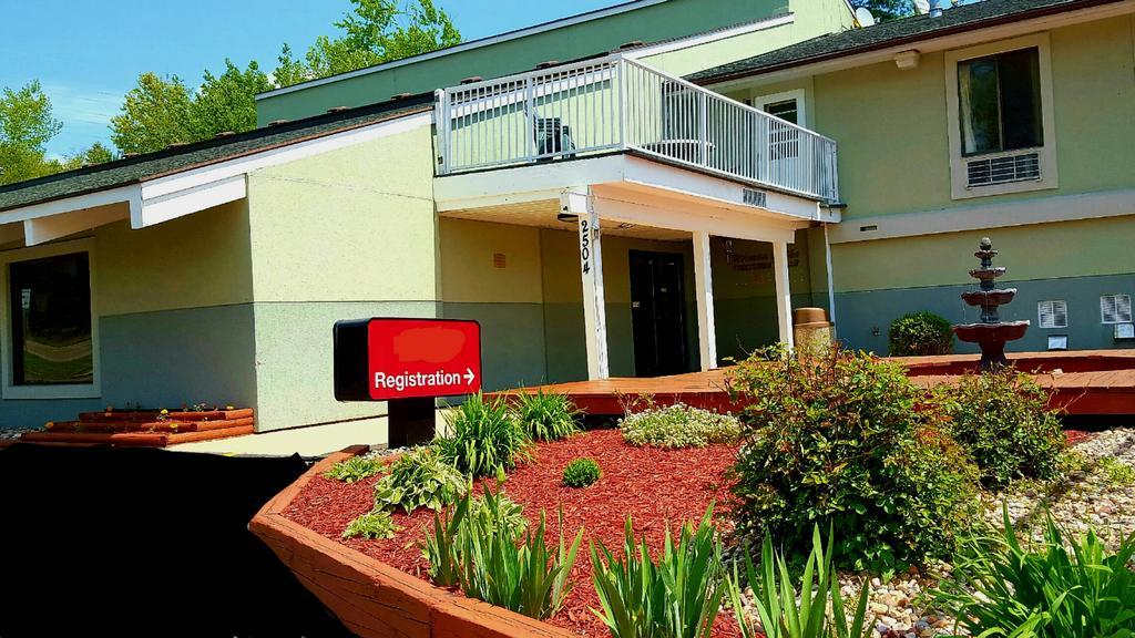 Days Inn & Suites by Wyndham Wisconsin Dells Exterior foto